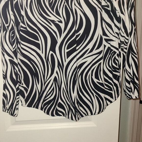 Escapada Zebra Print Blouse - Picture 8 of 9